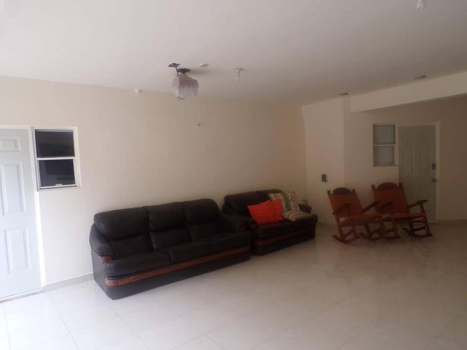 Habitacion 11 Independiente Con Mucha Privacidad ,Cerca Del Consulado , Cas , A 200 Mts Del Vado Del Rio Hermosillo Kültér fotó
